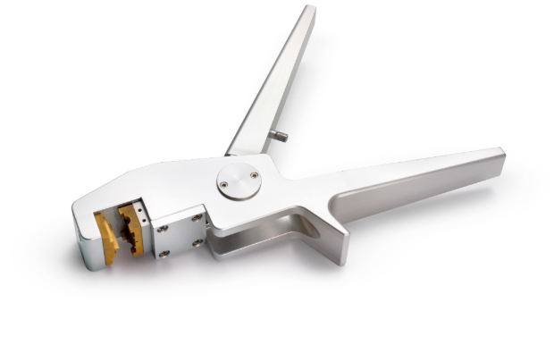 NovaSeptum® crimping tool A metal tool with handle and groove for sealing NovaSeptum® sampling units