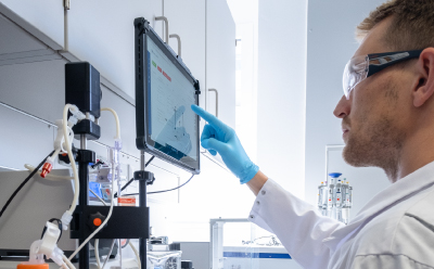 Preclinical Scale-Up Male operating Tangential Flow Filtration device