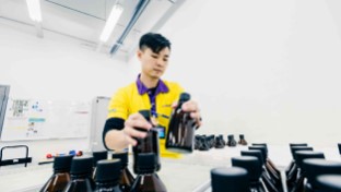 Inventory Management Bottles 参考材料的定制包装和库存管理