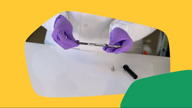 <p>SPME概述:安装SPME纤维头</p> Watch Video